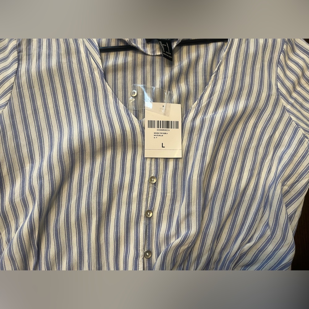 Vertical Striped Tie Top - Picture 7 of 8